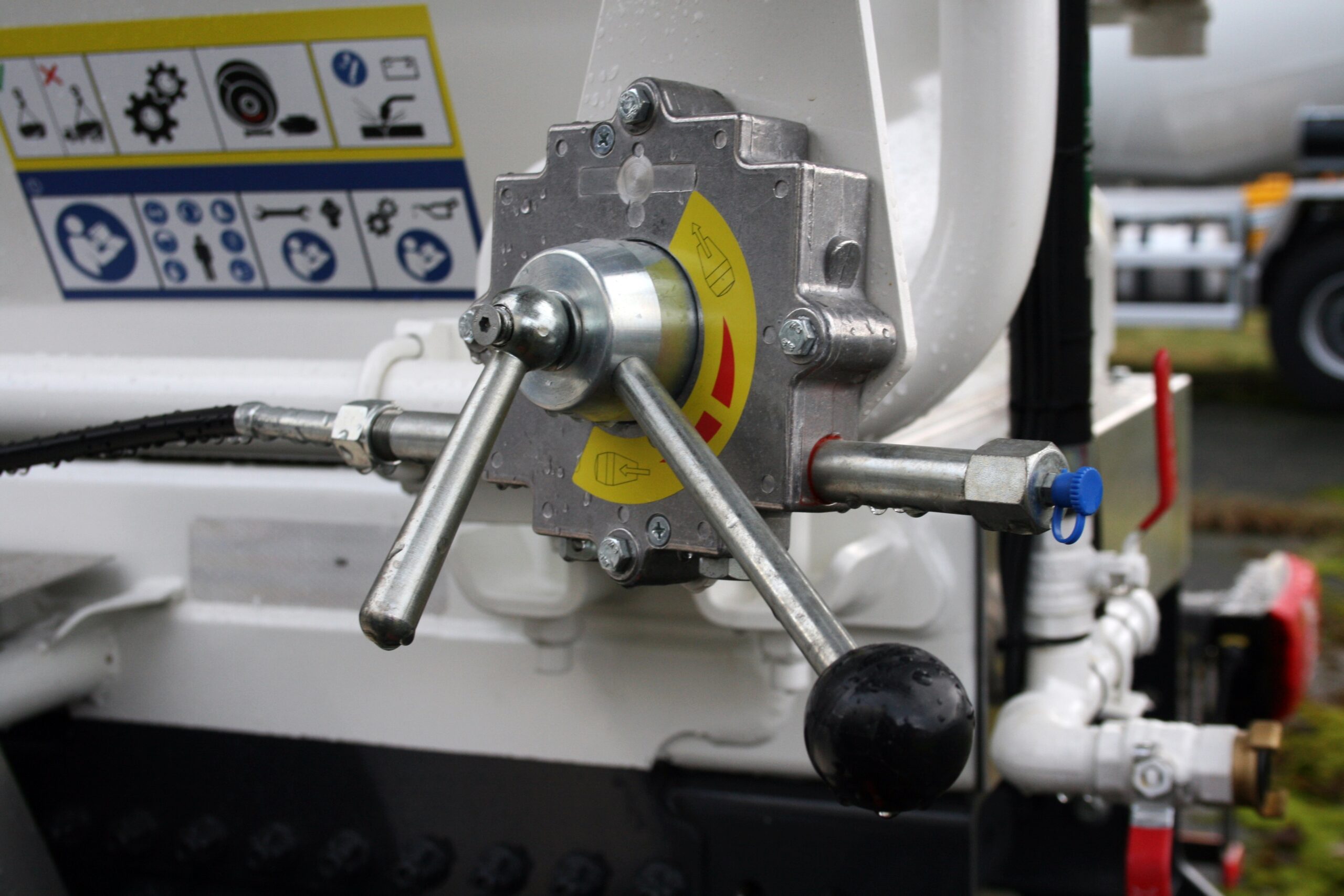 Mechanische Steuerung der Drehrichtung – Zugseil>